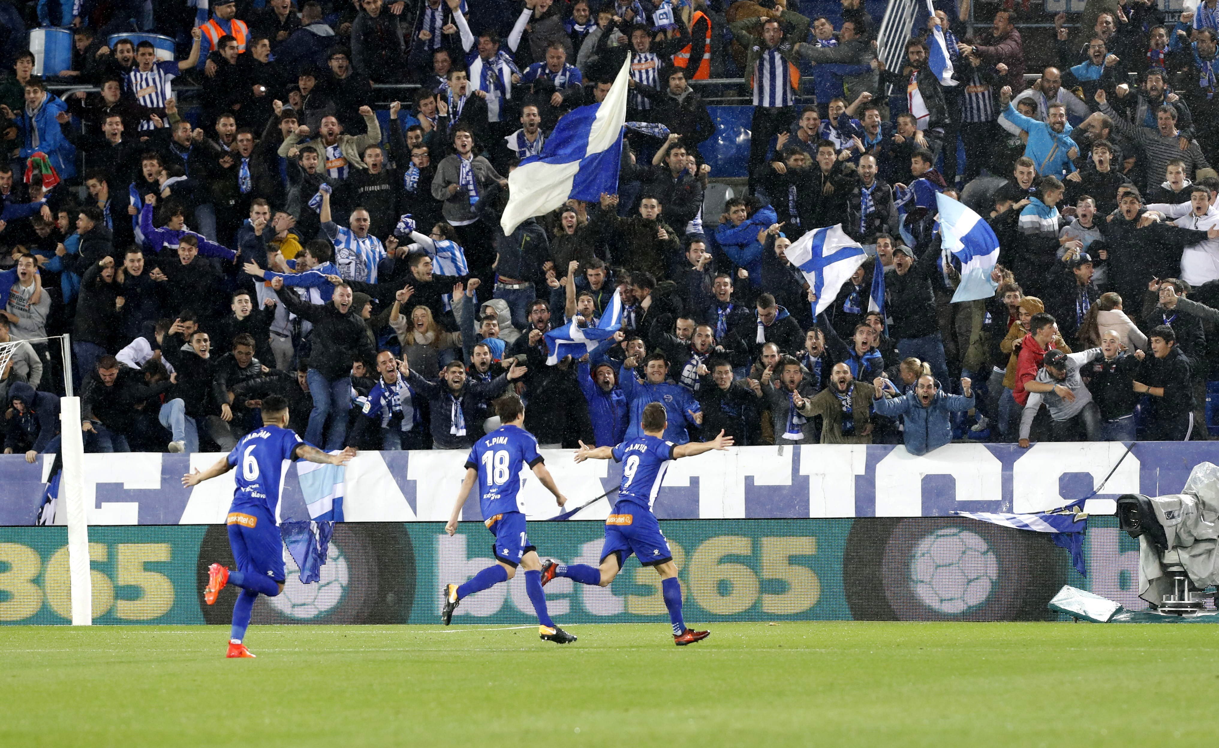 El Espanyol peca de pardillo en Mendizorroza (1-0)