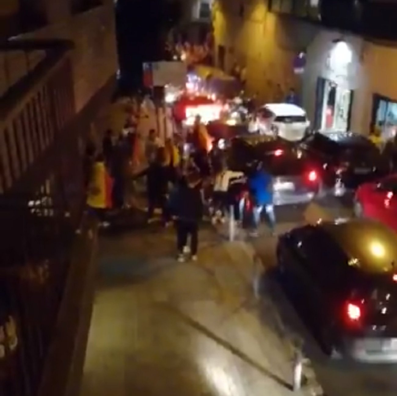 Los Mossos buscan una quincena de ultras que agredieron a un hombre en Mataró