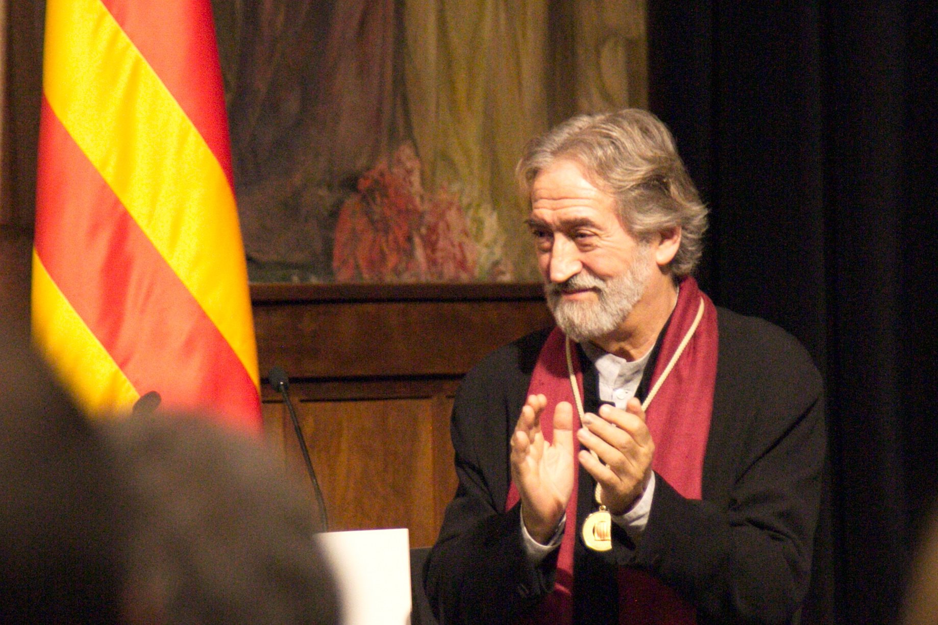 Jordi Savall: "¿España cree que puede silenciar a millones de catalanes por la fuerza?"