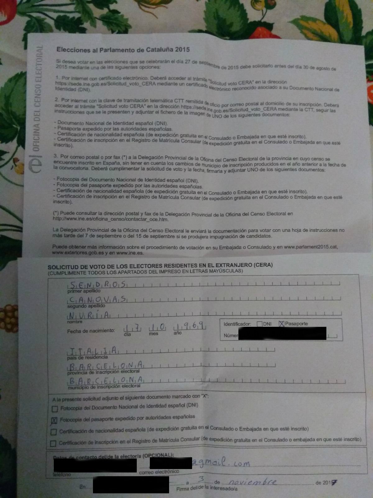 El Consolat d'Espanya a Milà dona documentació del 27-S per poder votar el 21-D