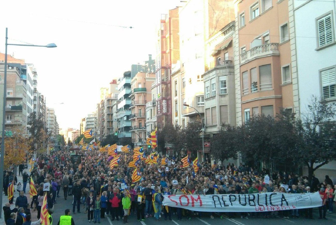 5.000 persones es manifesten a Lleida per la llibertat dels presos polítics
