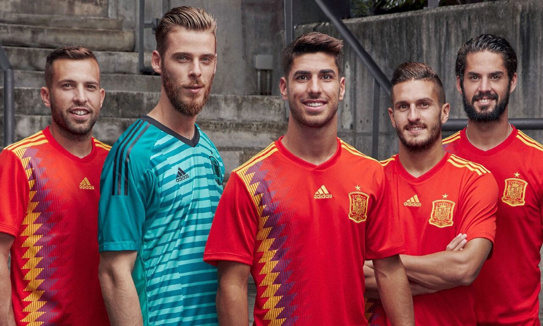 Incendio en las redes por la camiseta republicana, catalana y española de la selección