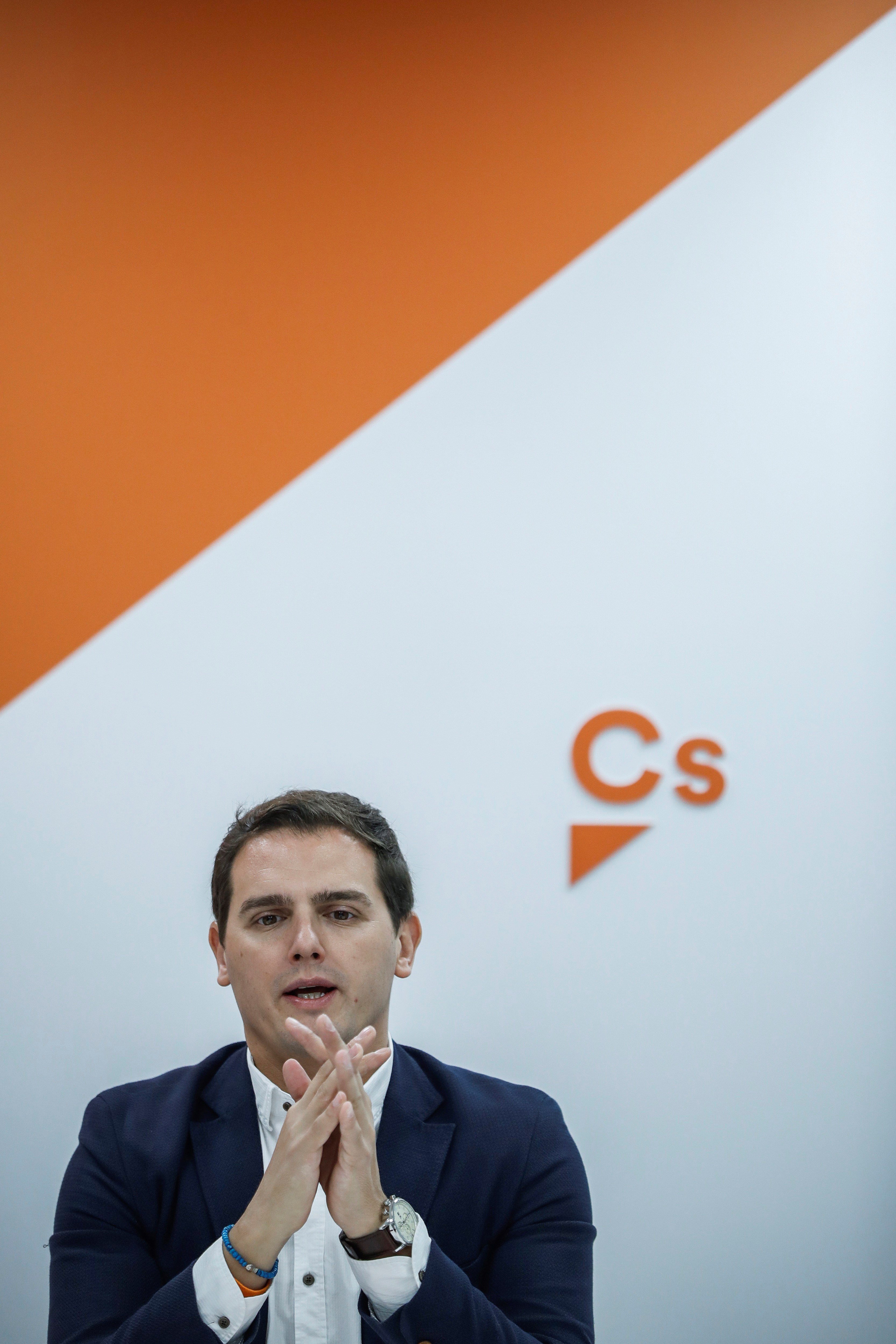 Rivera ofereix pactes a la dreta i a l'esquerra per formar govern a Catalunya