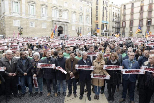 Aturada de país 8 de novembre a plaça Sant Jaume / Laura Gómez Aturada de país 8 de novembre a plaça Sant Jaume / Laura Gómez