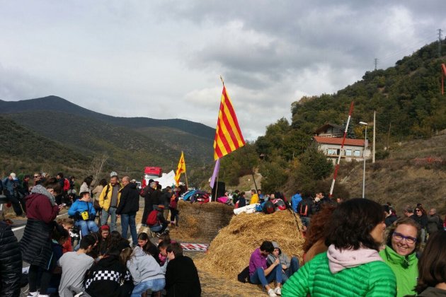 manifestacio carretera seu urgell alba sole manifestacio carretera seu urgell alba sole