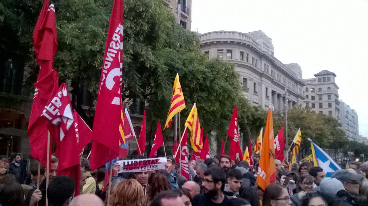 Manifestació Plaça Catedral - Twitter Intersindical - CSC
