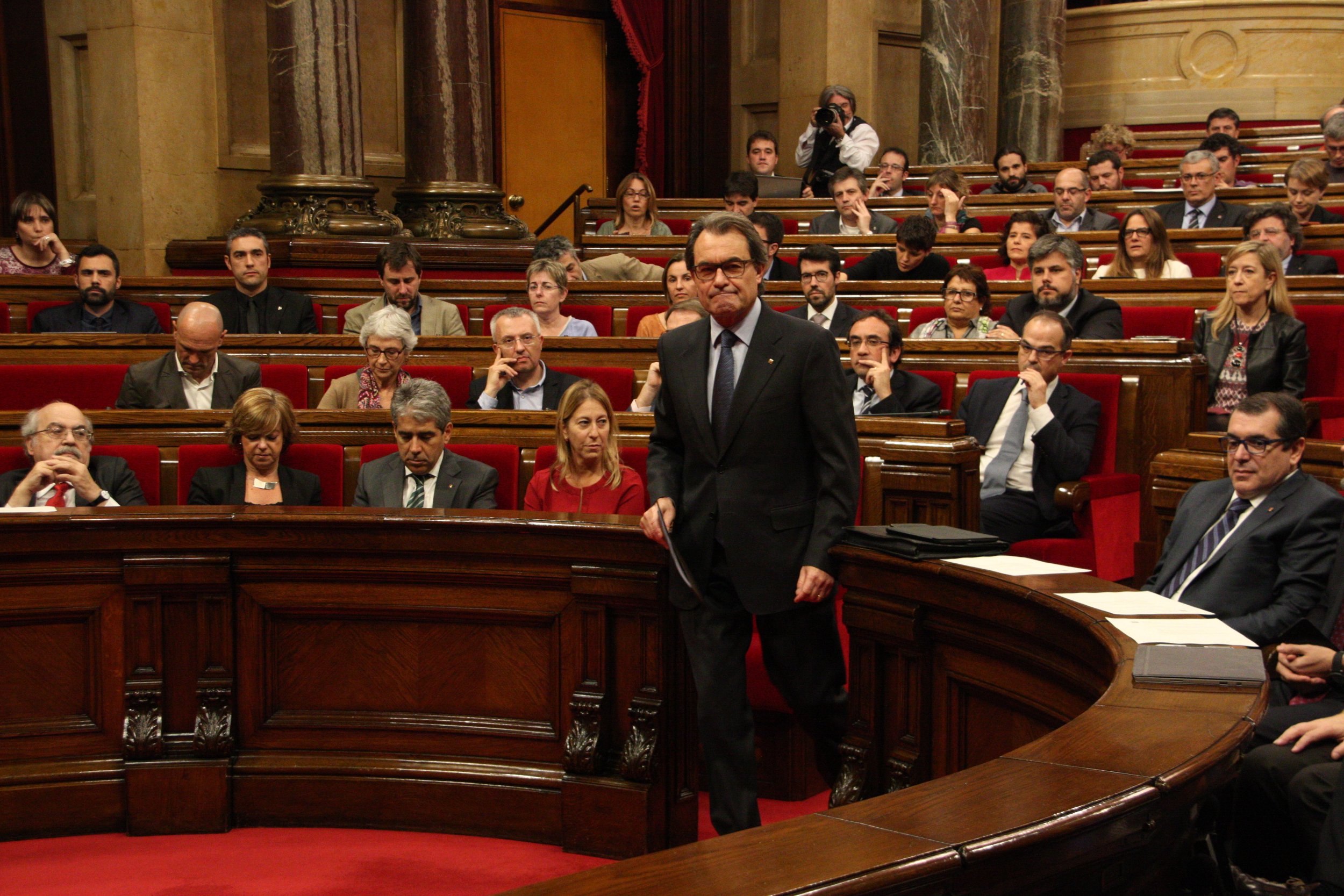 El Parlament aprova iniciar el procés constituent d’un nou Estat