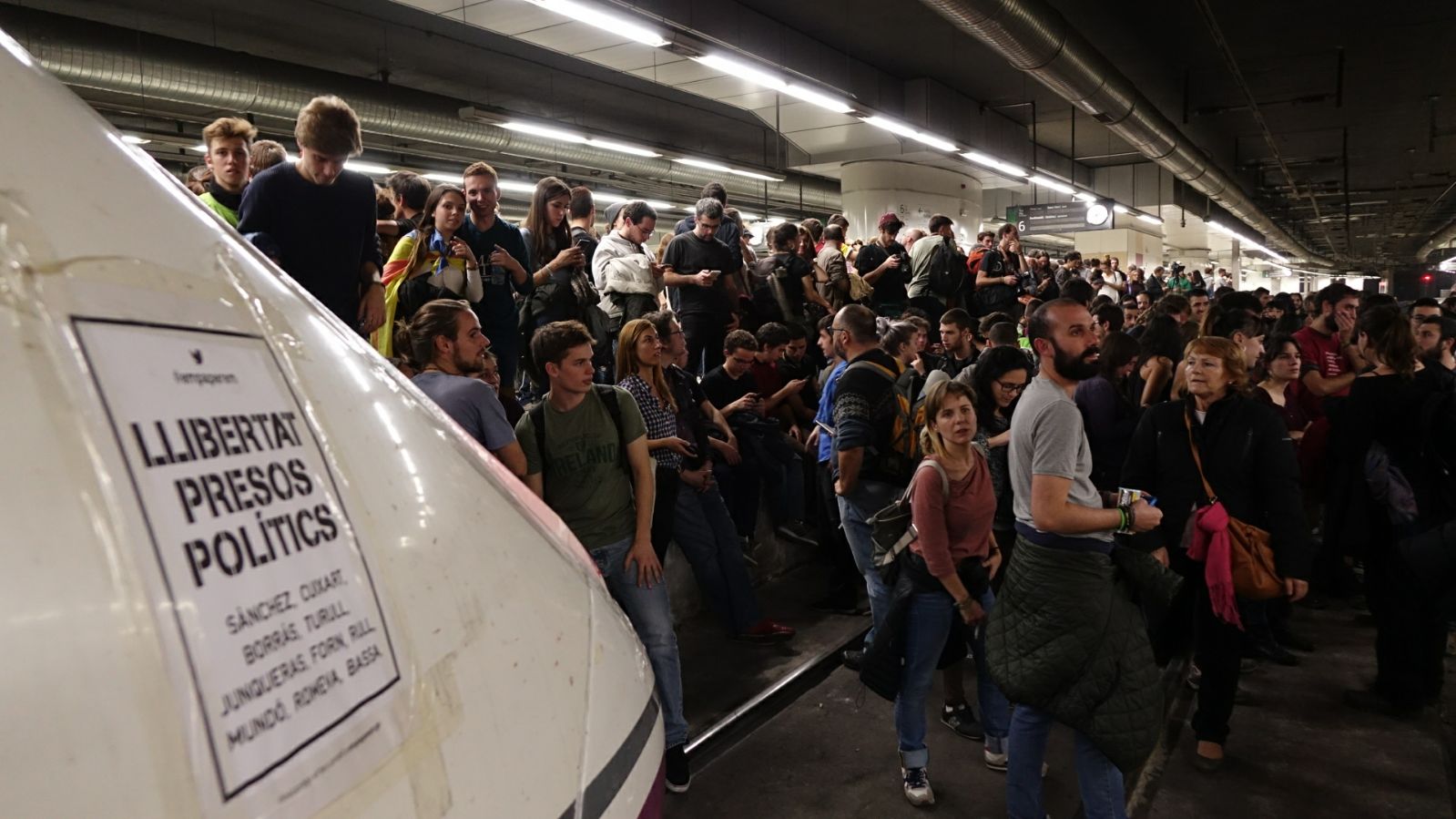 El jutge deixa en llibertat i sense mesures els detinguts pel 8-N a Sants