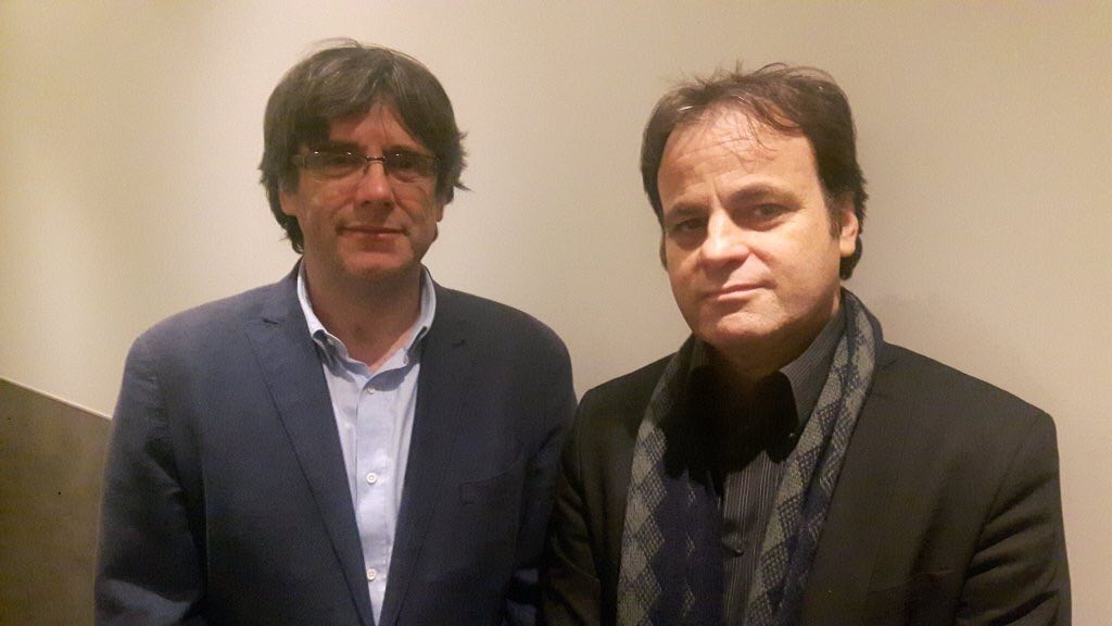 Asens se encuentra con Puigdemont en Bruselas y le traslada el apoyo del consistorio