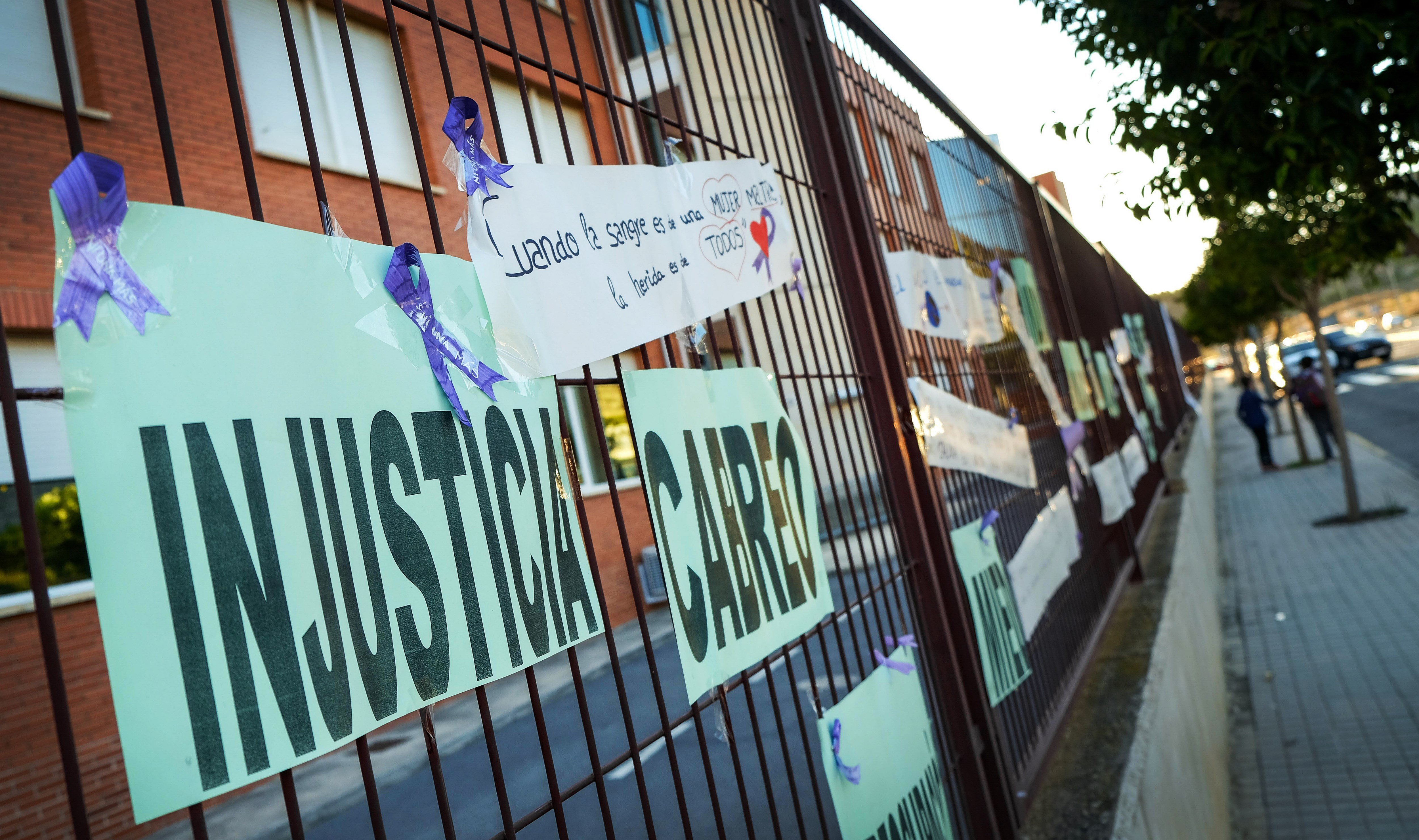 Mor la dona tirotejada a les portes de l'escola del seu fill a Elda