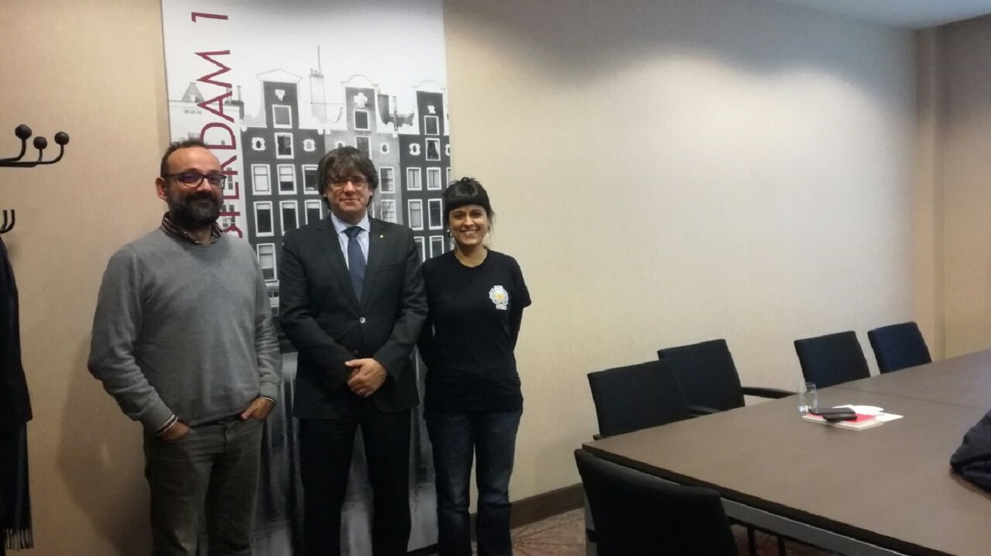 Leading CUP party members meet with Puigdemont in Brussels