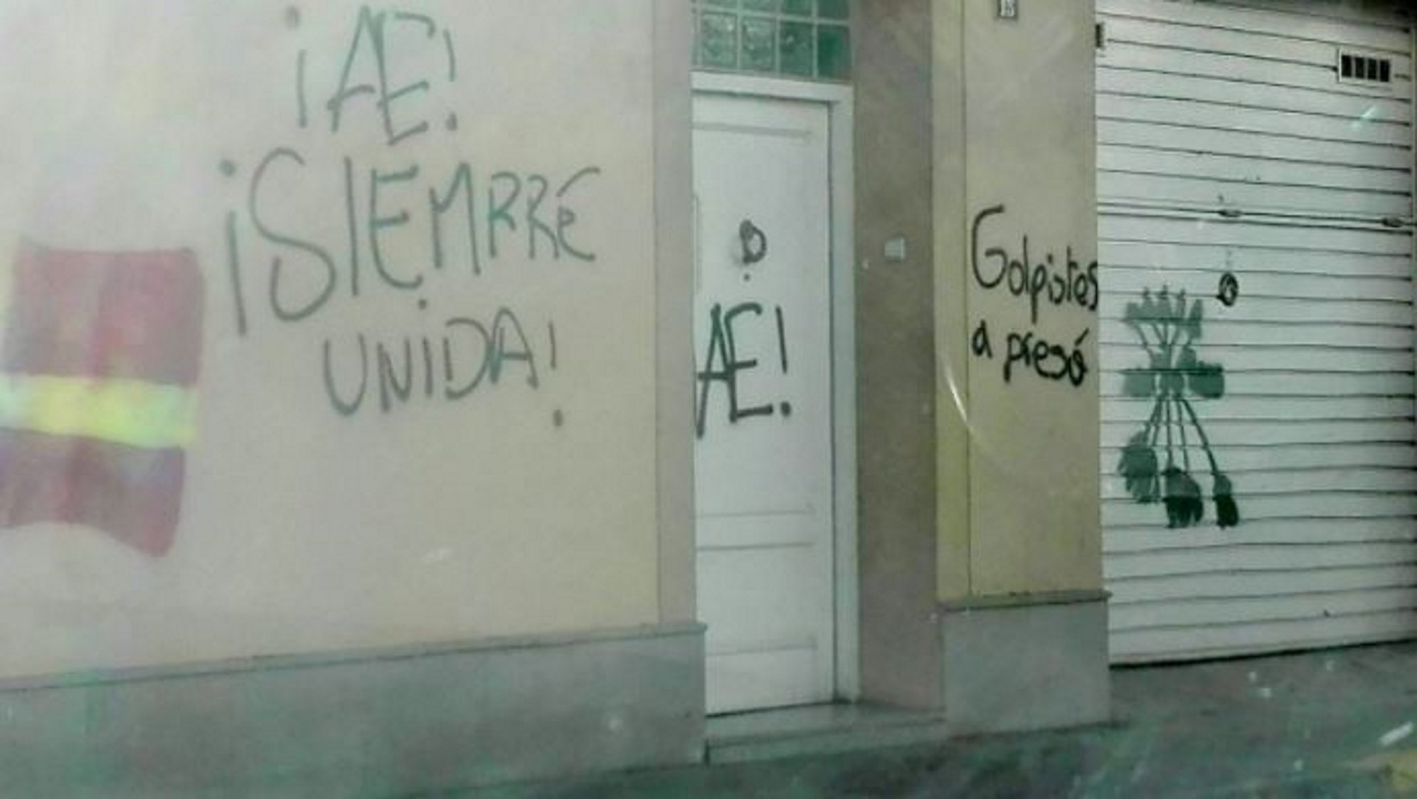 Pintades amenaçants a domicilis d'independentistes a Gavà