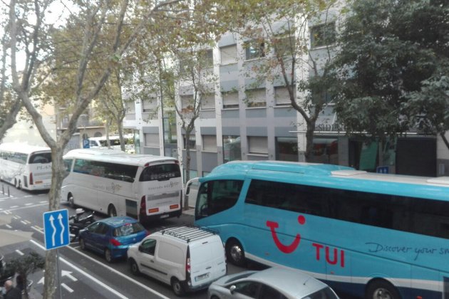 Busos manifestació 11 N carrer Sardenya 2 Busos manifestació 11 N carrer Sardenya 2