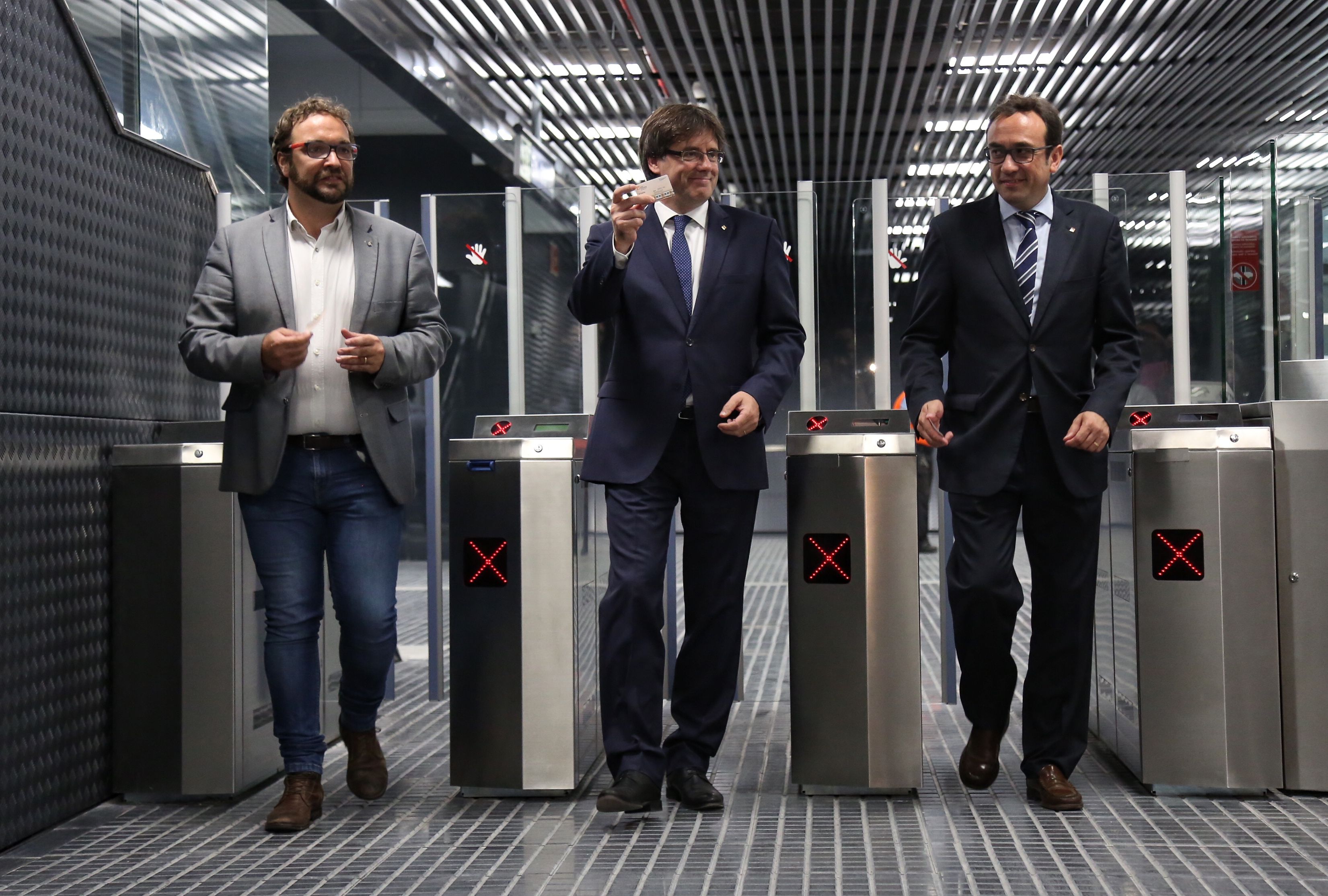 El Govern intenta tejer complicidades para hacer frente a un curso lleno de riesgos