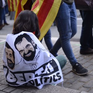 European cities fill with yellow for Catalan political prisoners