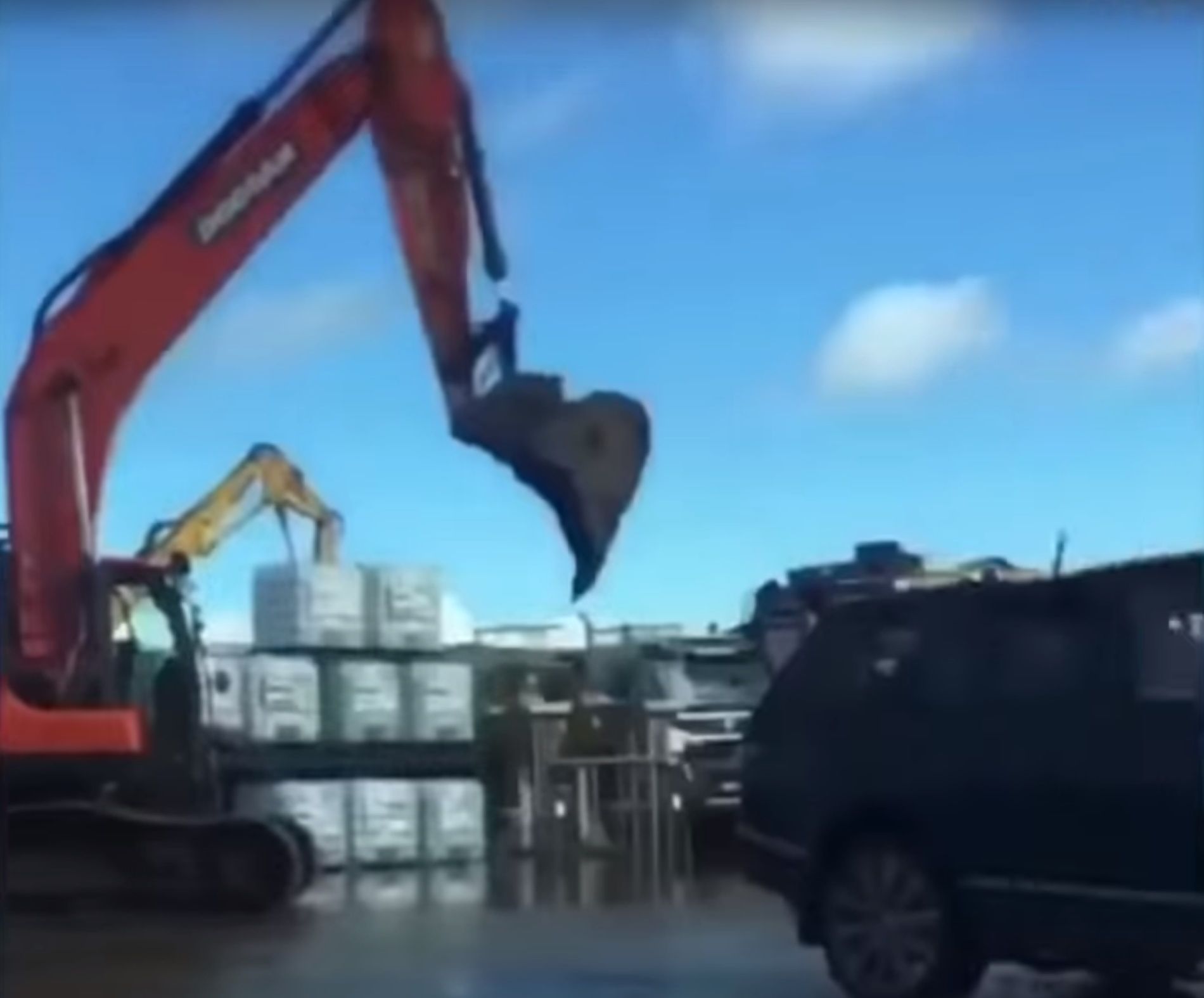 Angel trabaja en la obra con 78 años: “Con los 850 euros que me daban solo me quedaba para el alquiler”