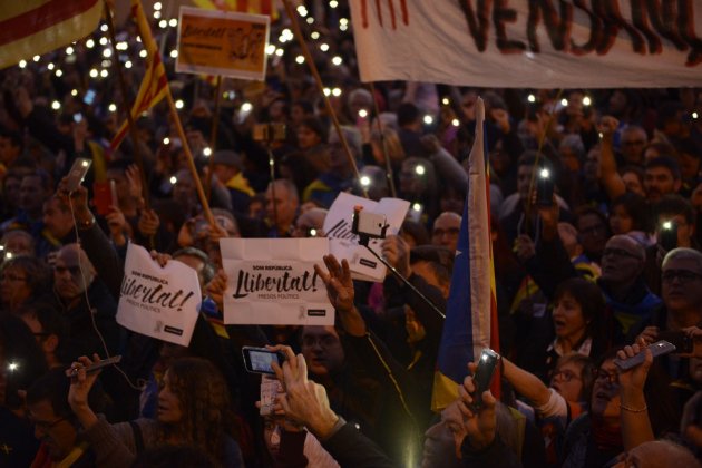 Llums mòbils 11N Mónica Pérexz Llums mòbils 11N Mónica Pérexz