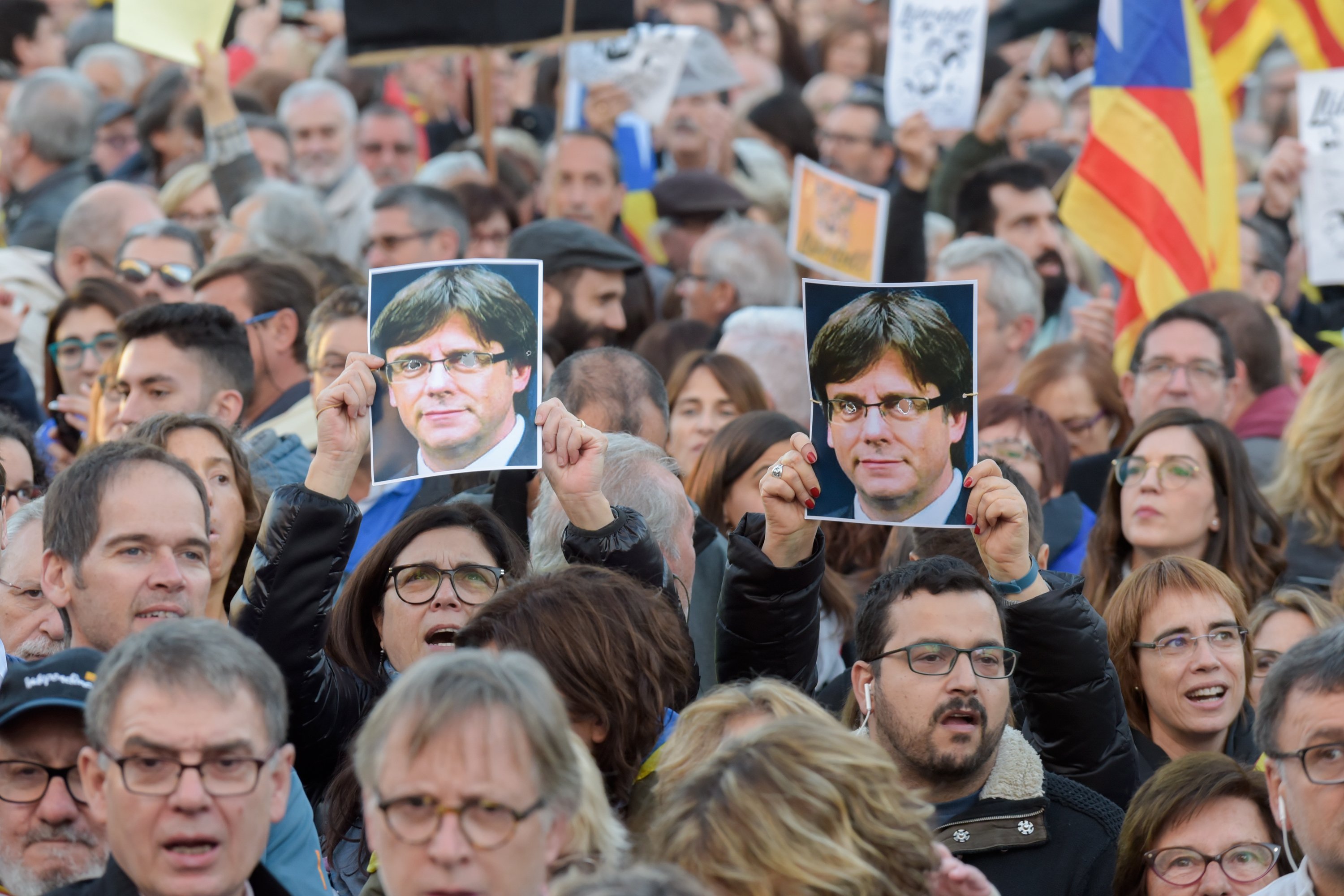 Messages from Puigdemont, exiled ministers to today's rally: "We have the right to be a new country"