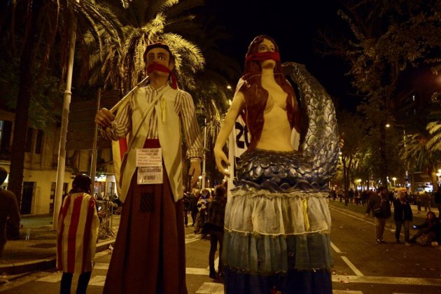 gegants manifestació 11N Mónica Pérez gegants manifestació 11N Mónica Pérez