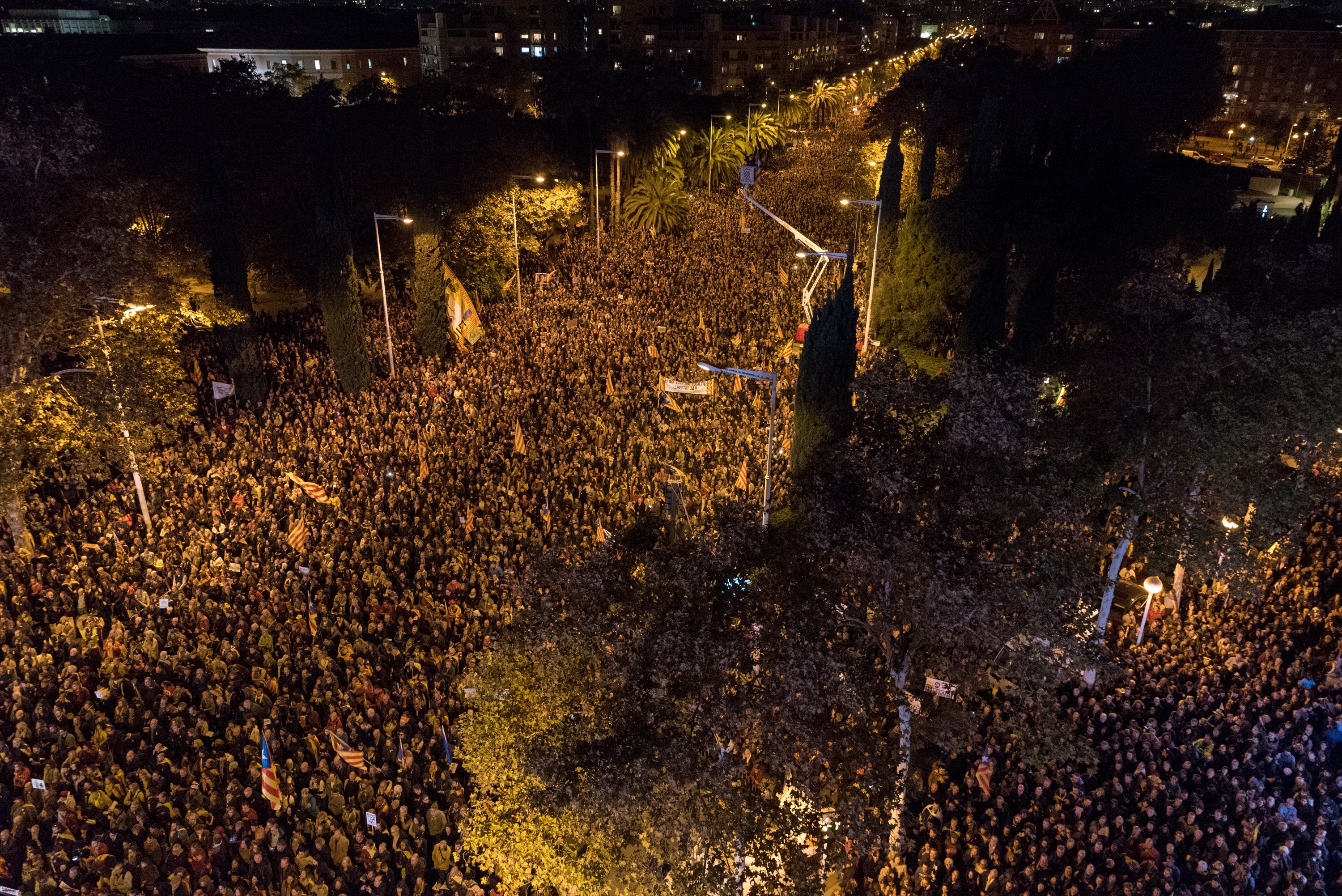 Call for release of political prisoners overflows Barcelona