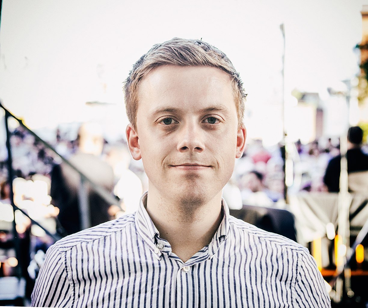 Owen Jones: "Europa está teniendo una respuesta vergonzosa con Catalunya"
