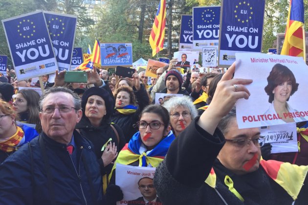 manifestacio bruselas carlota camps