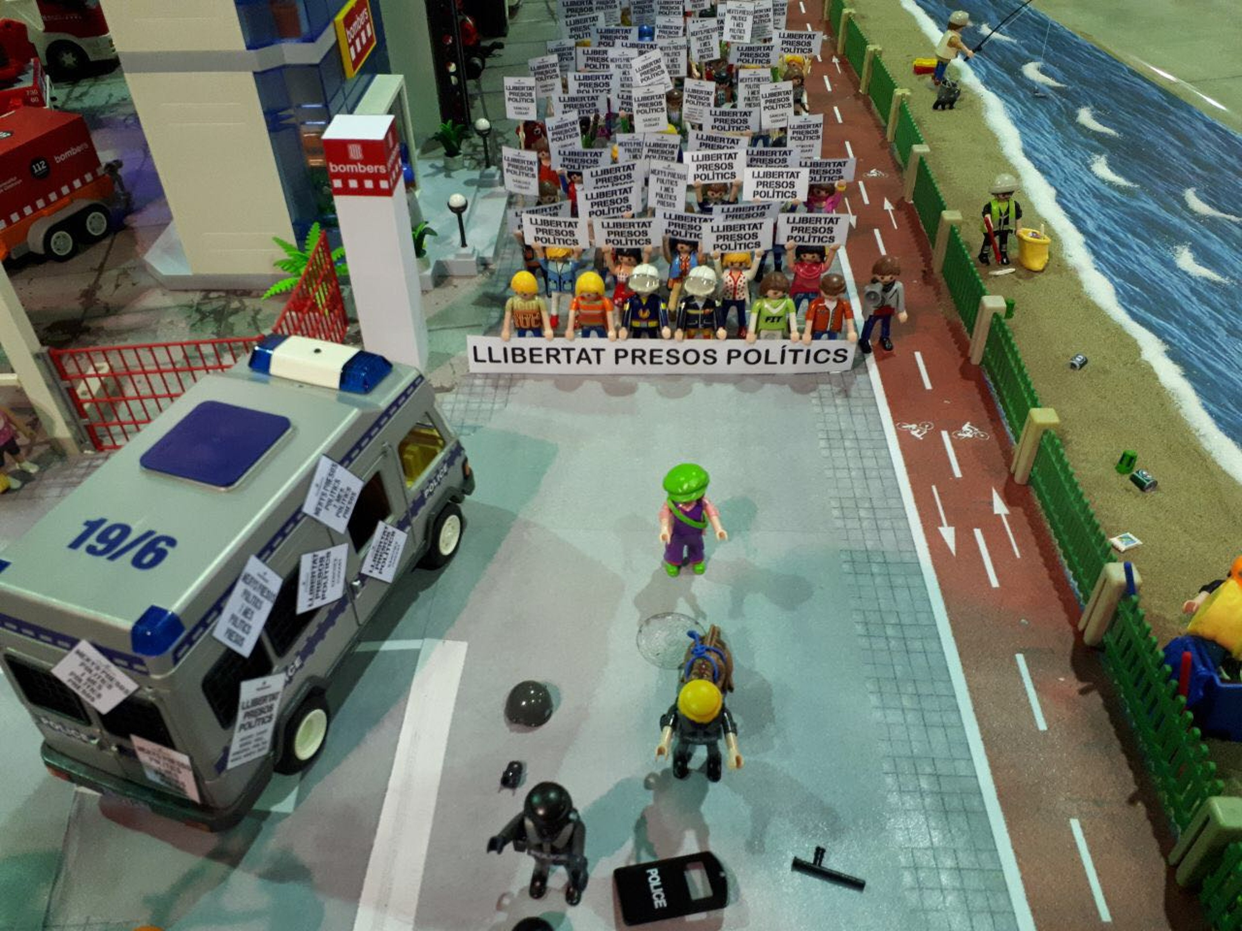 L'espanyolisme força la retirada d'una maqueta d'una exposició de clicks