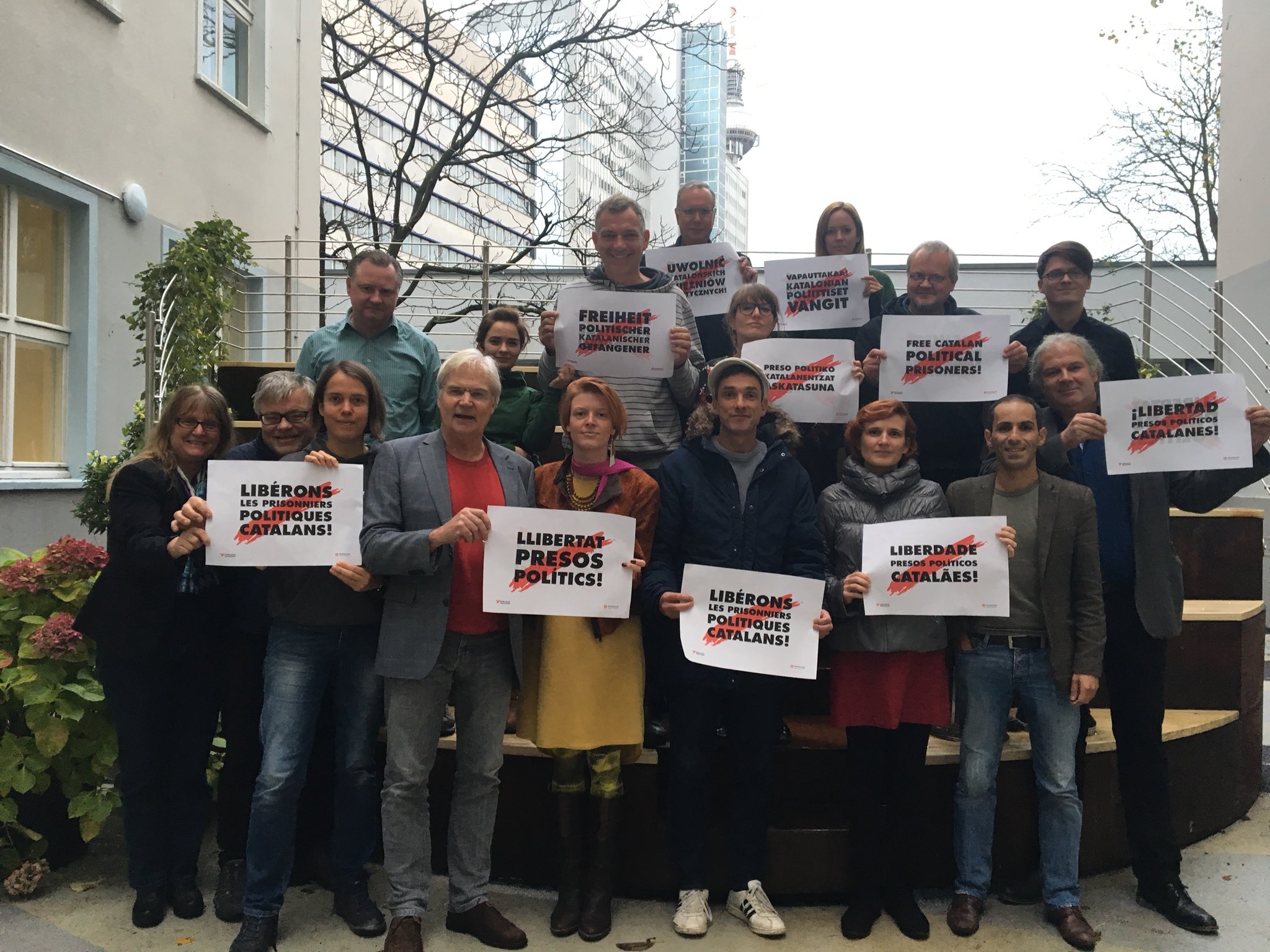 Die Linke defiende la liberación de los presos políticos catalanes