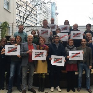 Cartells die linke Cartells die linke