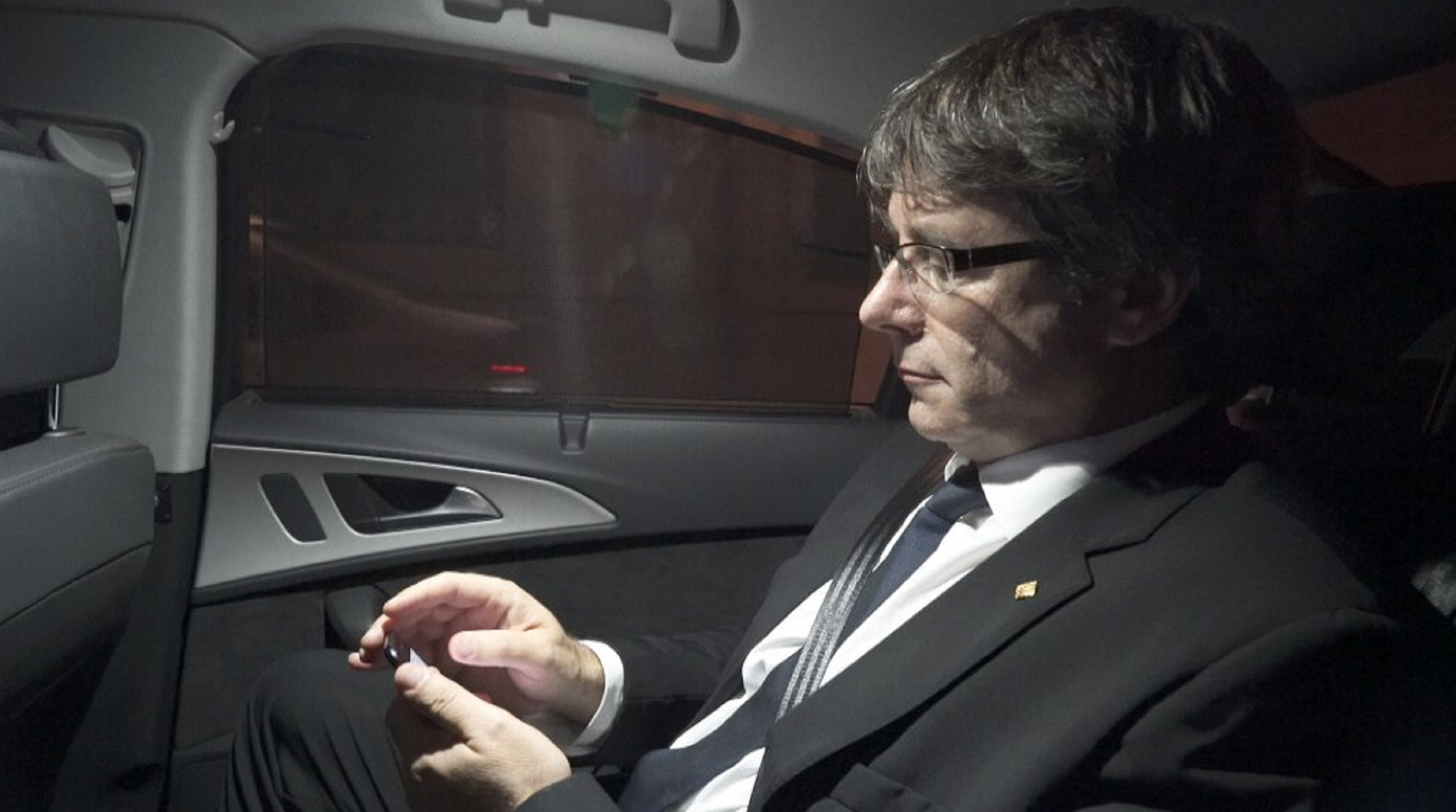 Puigdemont adverteix que el Govern no el decideix ni el Rei, ni els jutges, ni l'Ibex 35