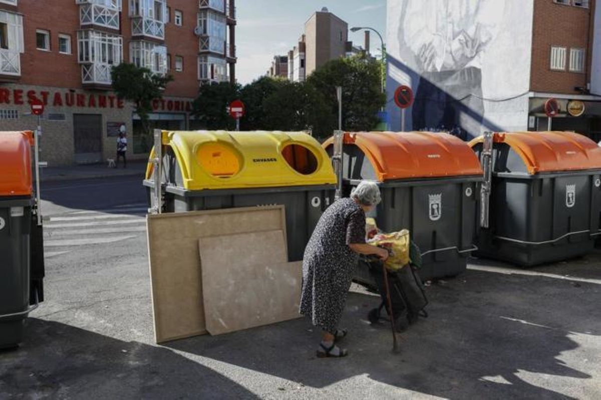 La nova taxa d'escombraries et castigarà per reciclar menys de vuit vegades a l'any amb pagaments de 80 euros