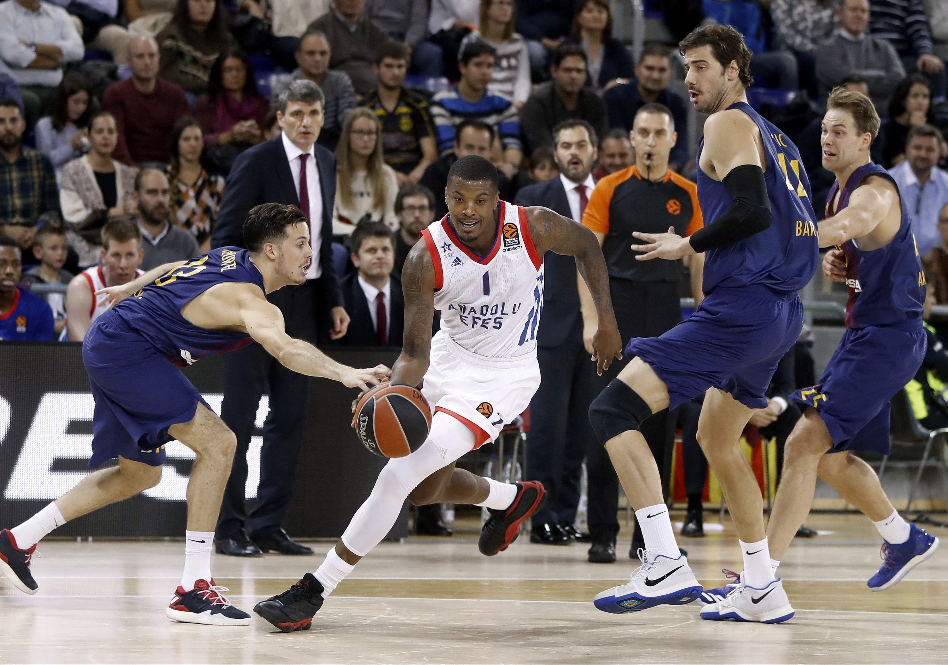 Cinc minuts de silenci al Palau Blaugrana per demanar la llibertat dels empresonats