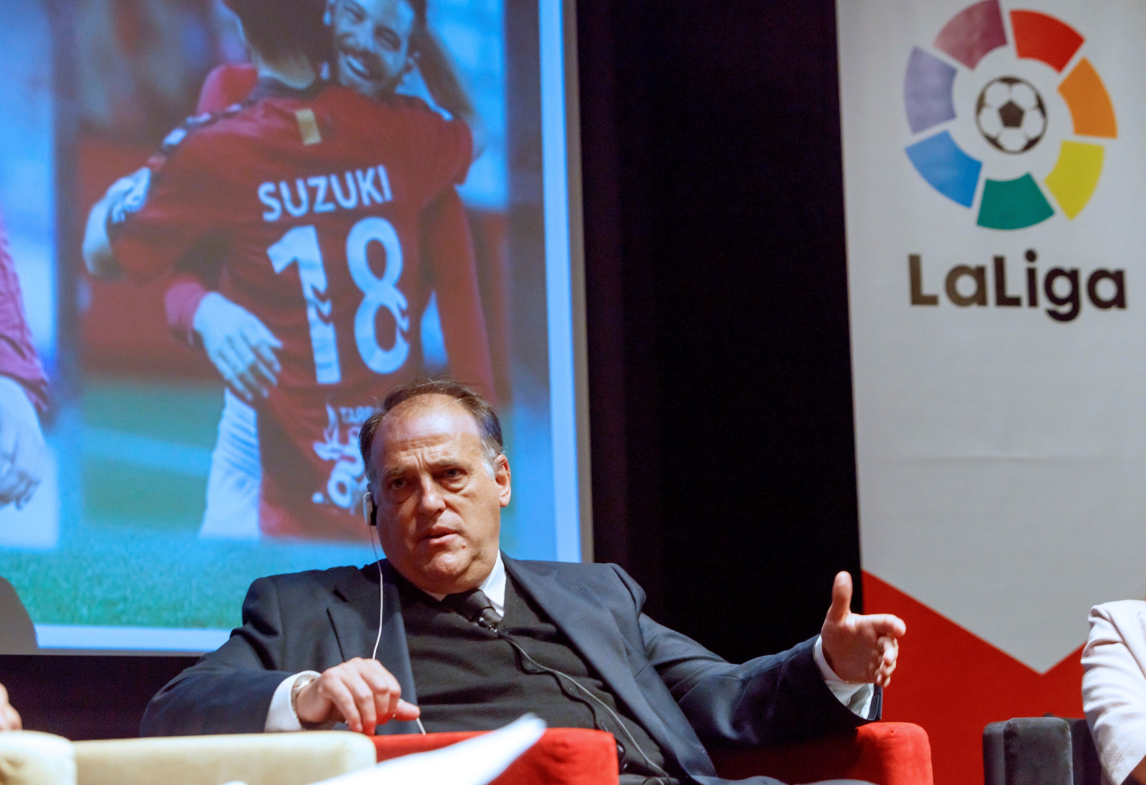 Tebas titlla Piqué de provocador pel seu gest en el derbi