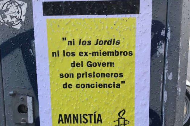 cartell fals amnistia