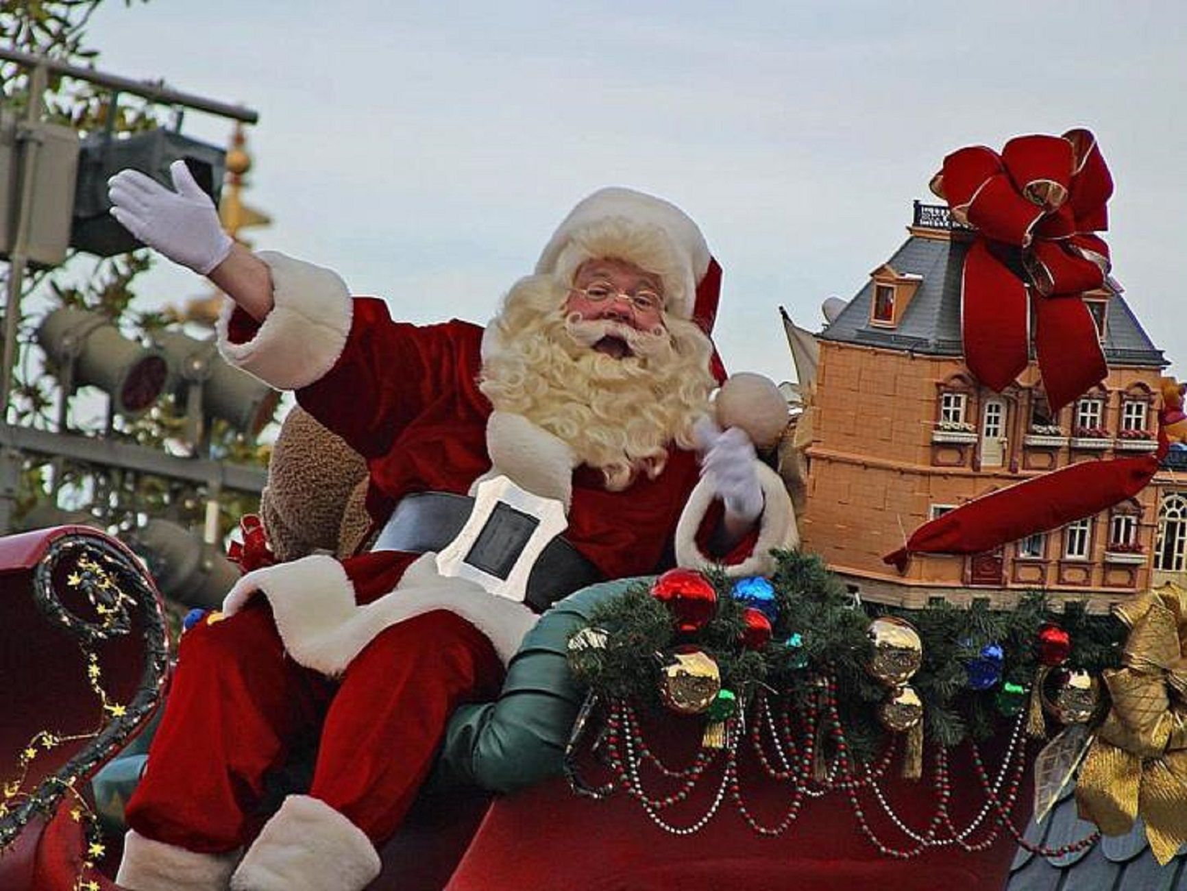 OpenAI lanza su esperado vídeo en tiempo real de ChatGPT y añade un modo Papá Noel: así funciona