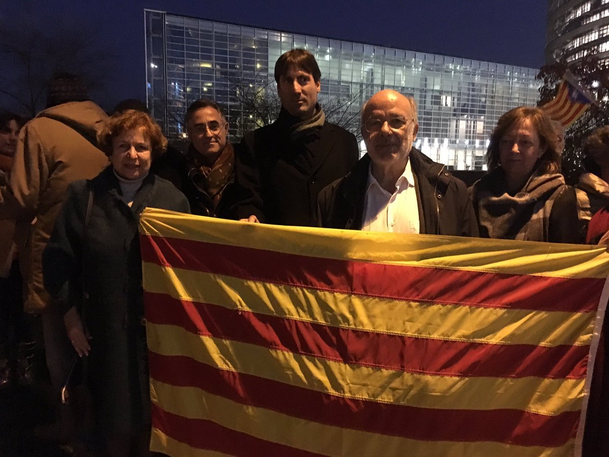 Eurodiputados se manifiestan en Estrasburgo para la libertad