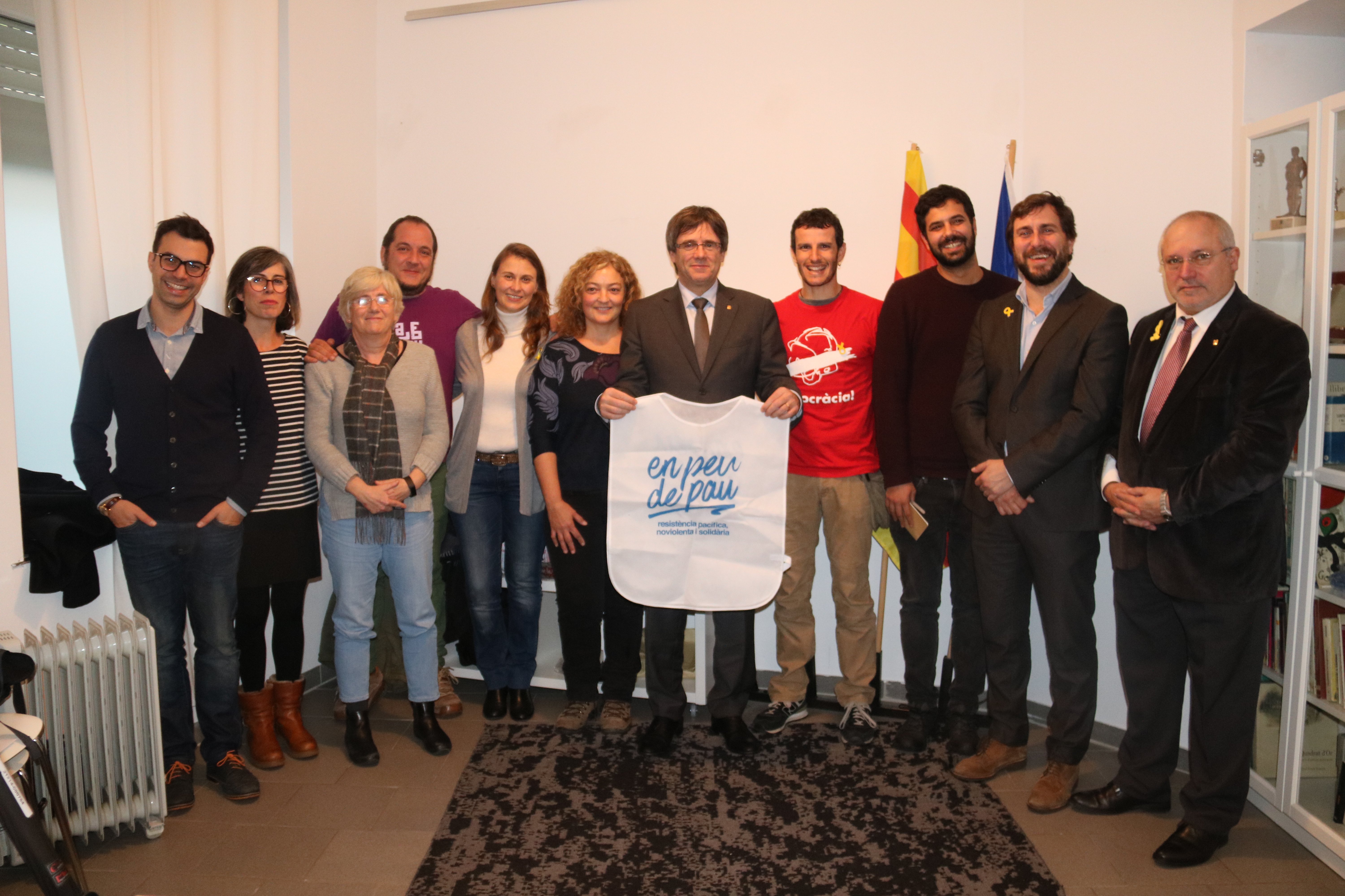 En peu de pau es reuneix amb Puigdemont i el Govern legítim