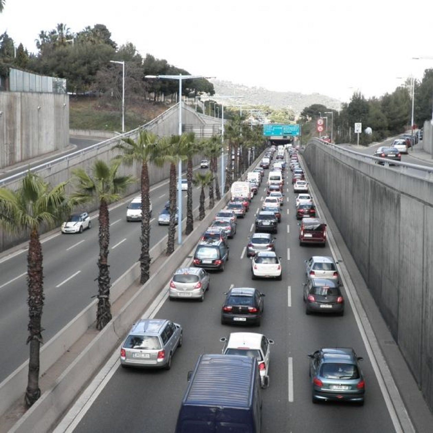 La gratuïtat de Rodalies no allibera de cotxes l'àrea metropolitana de Barcelona