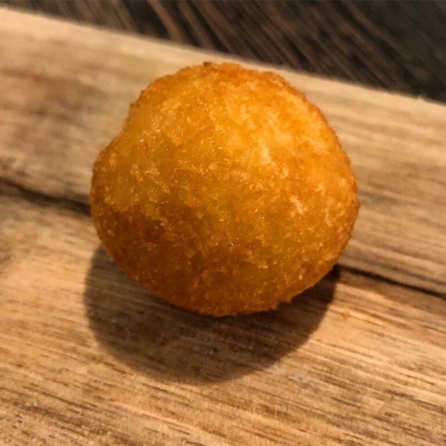 Croqueta de reblochon preview