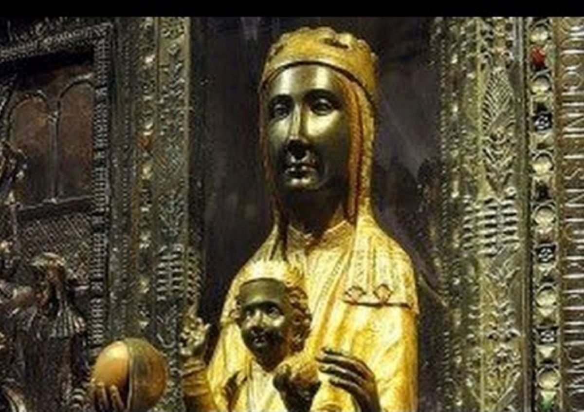 Carme Forcadell pide a la Virgen de Montserrat que haga un "milagro" y que llueva