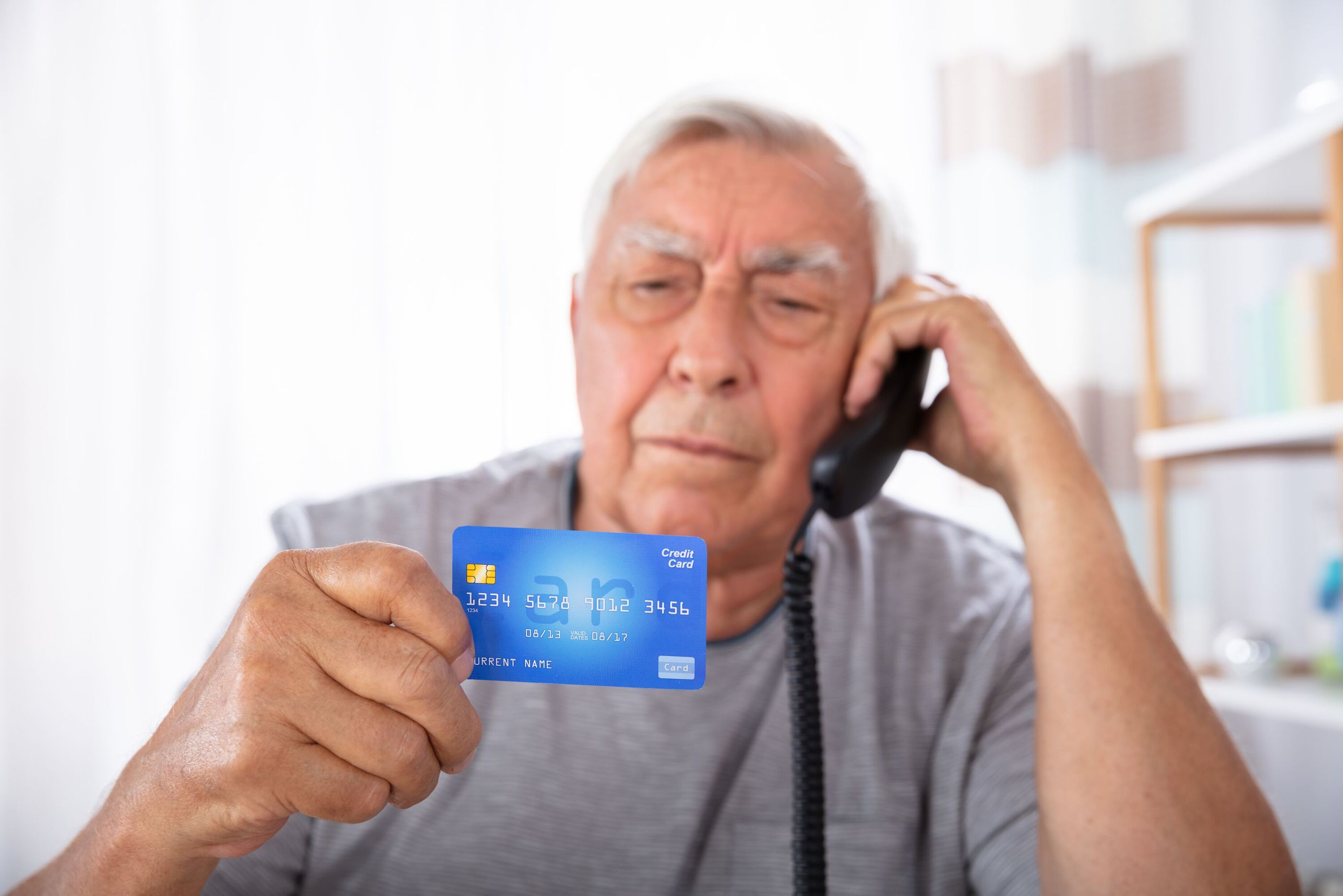 Què fer perquè els ciberdelinqüents no et fastiguegin les vacances de Setmana Santa?