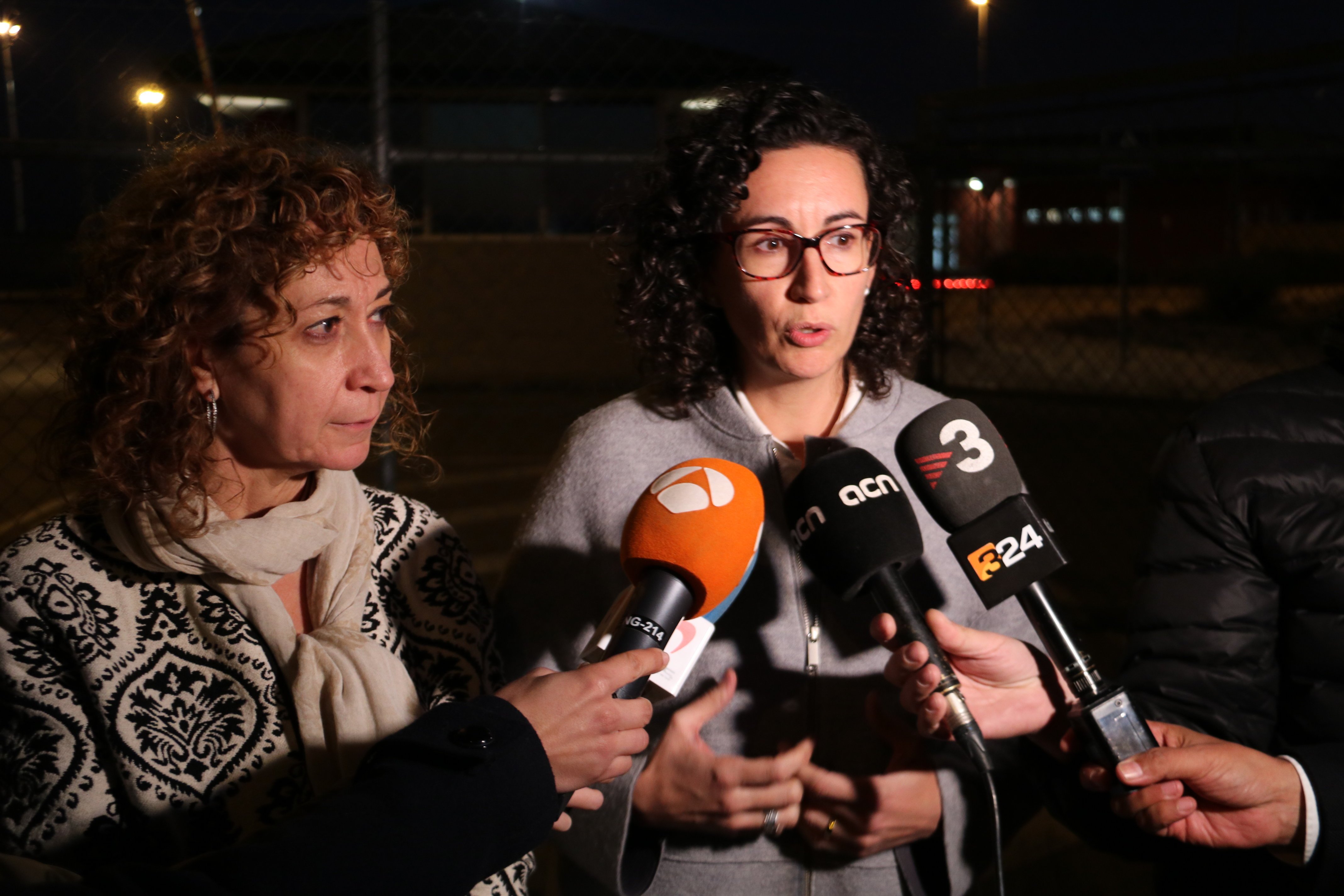 Rovira llama a la movilización el 21-D después de visitar a Junqueras en la prisión