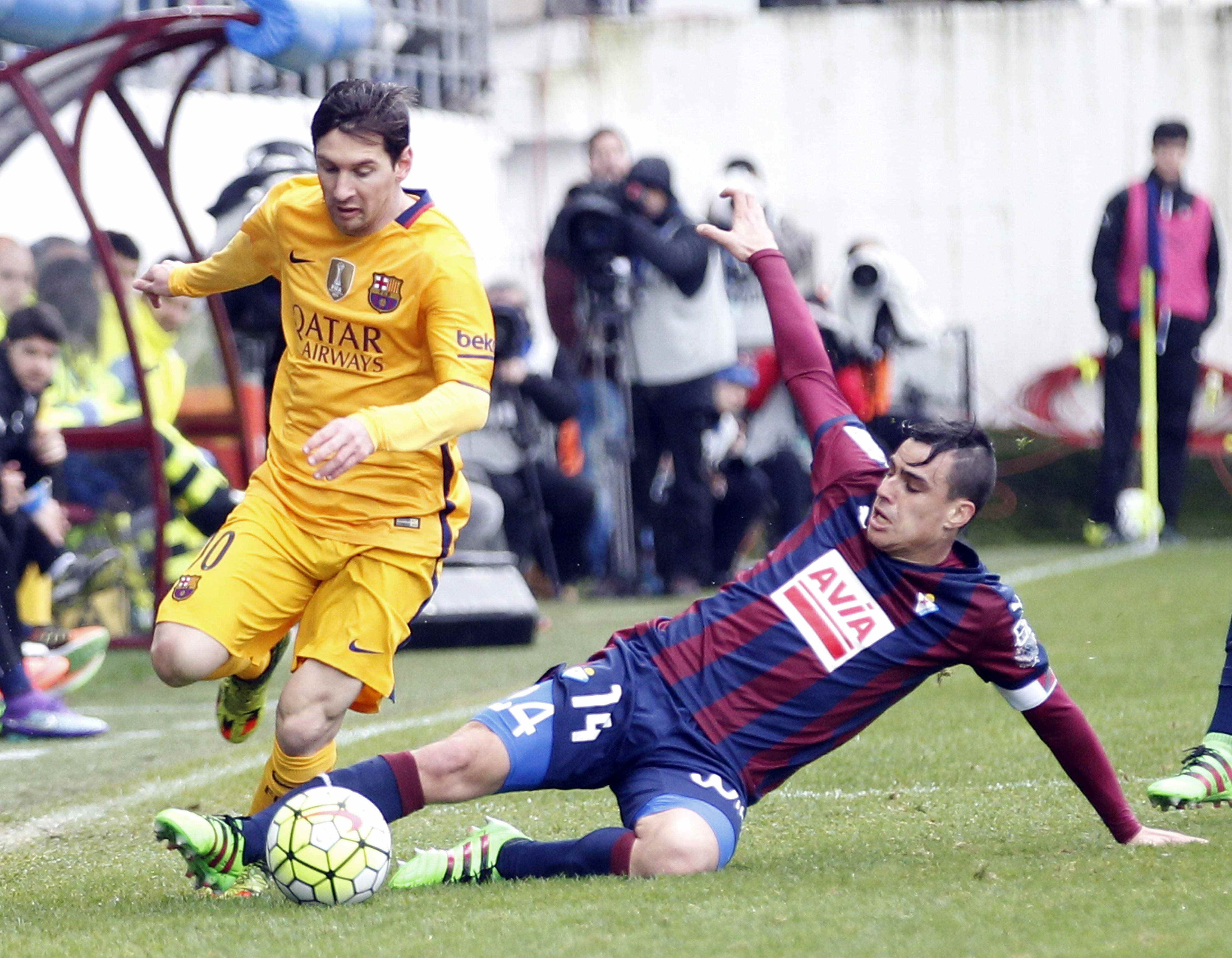 Messi ejecuta al Eibar