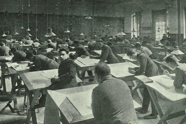 Aula de dibuix de l'Escola del Treball de la Mancomunitat. Font Xarxanet