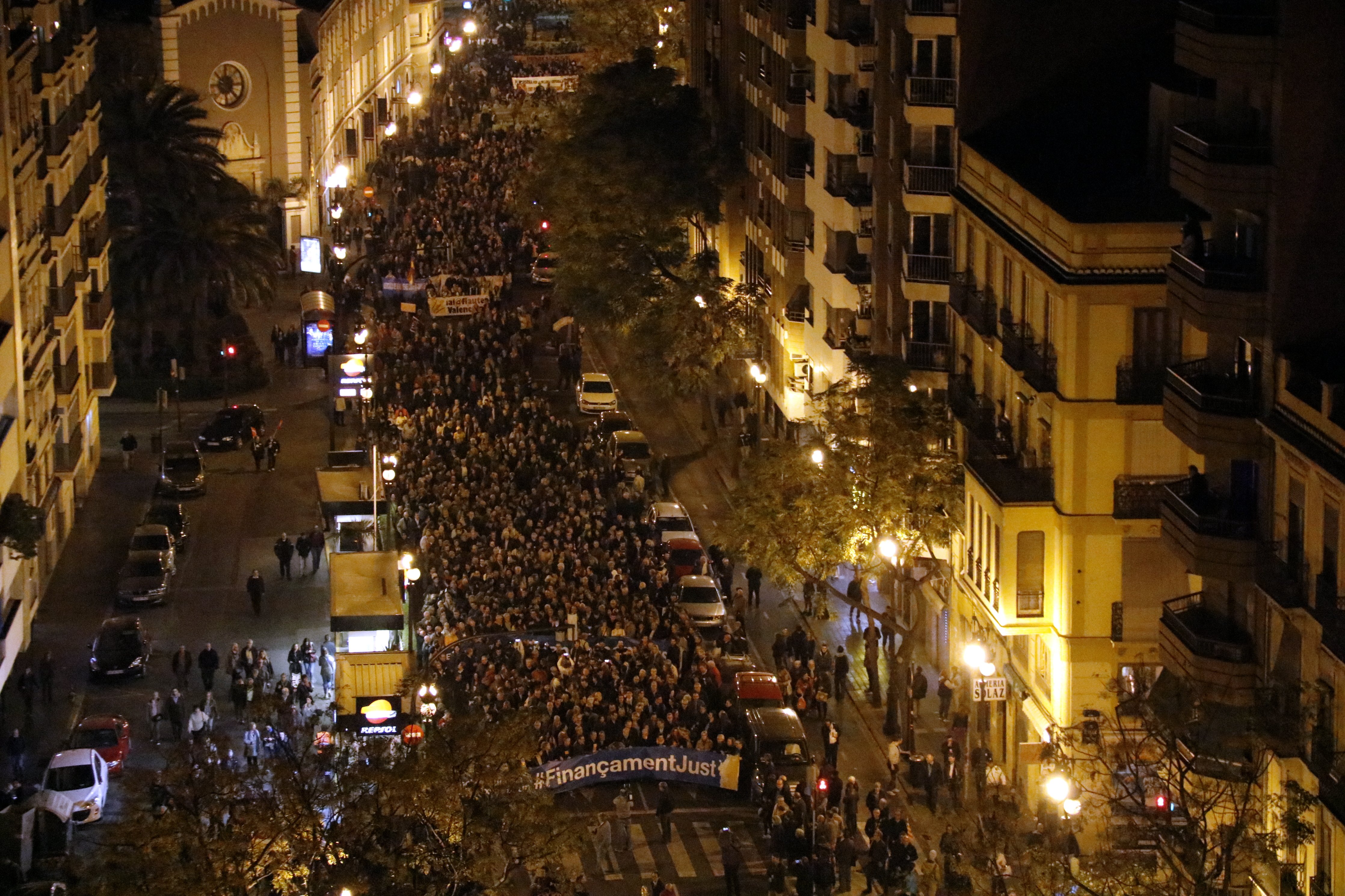 Manifestació massiva a València per reclamar un tracte just