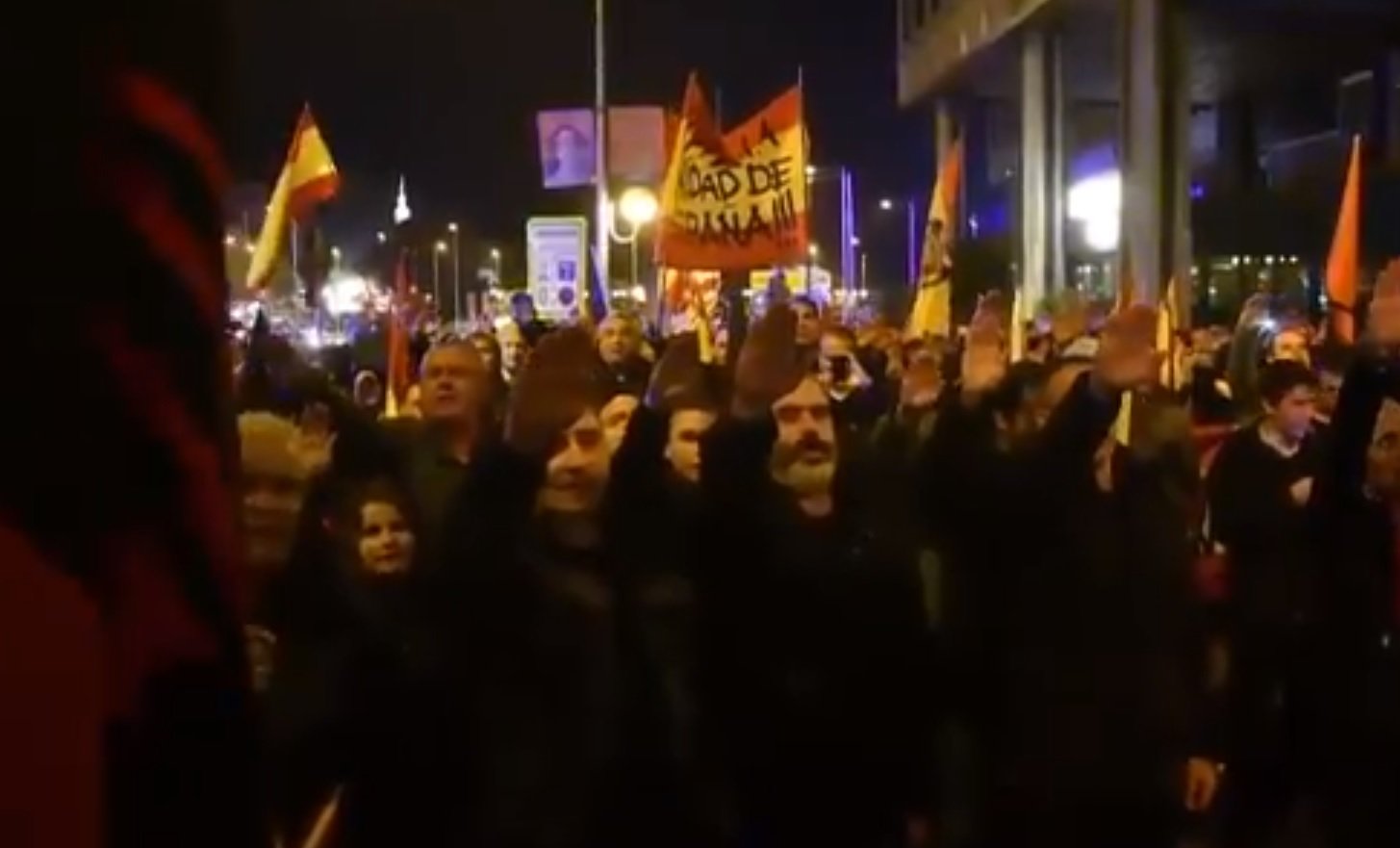 Una agencia alemana se sorprende con los saludos nazis en Madrid