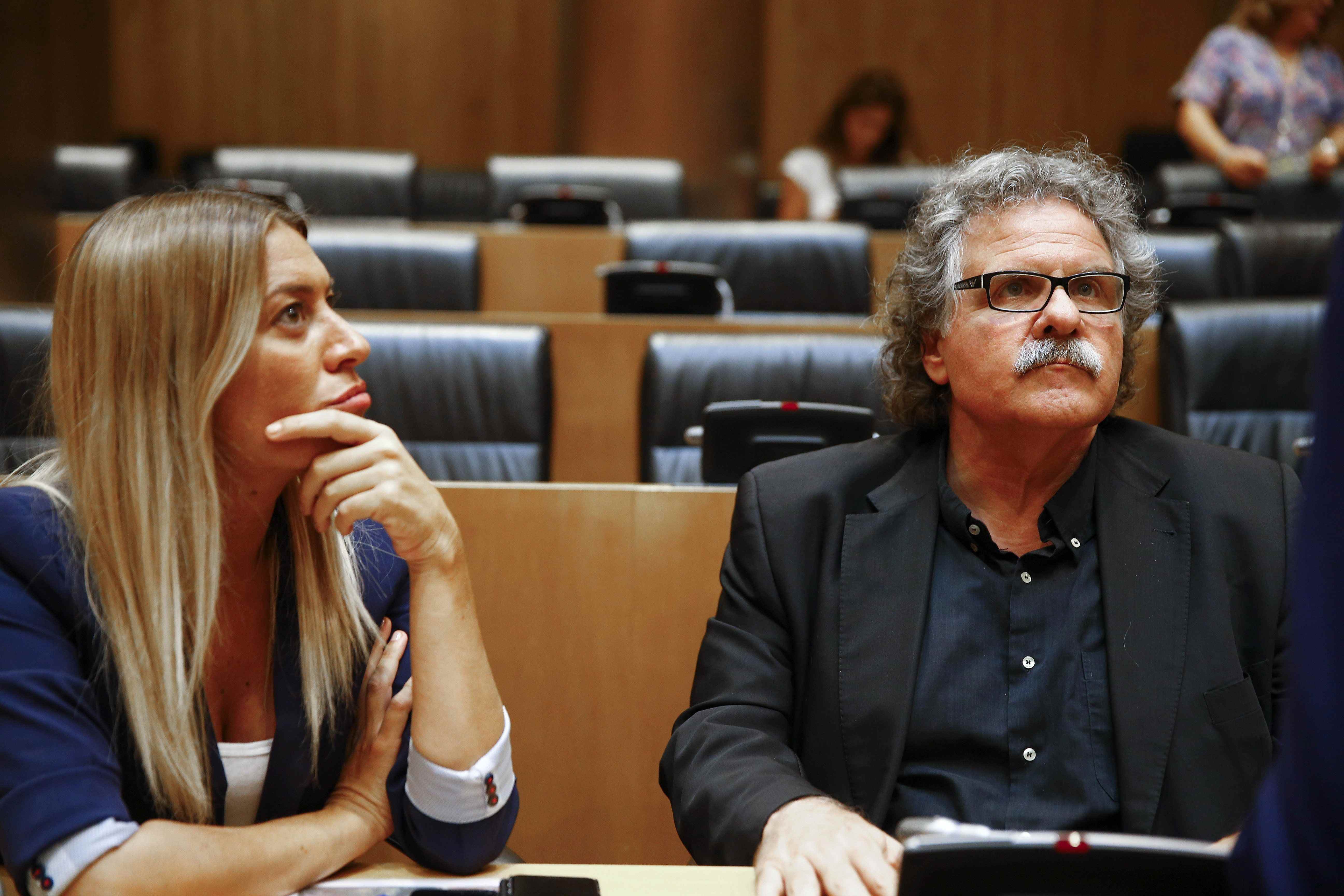 PDeCAT i ERC condicionen el referèndum d'autogovern de Sánchez a incloure-hi l'autodeterminació