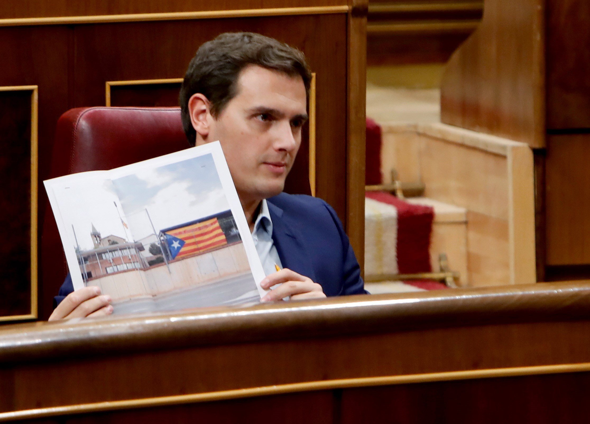 Revolcón de Rivera en el Congreso por la inspección a la escuela catalana