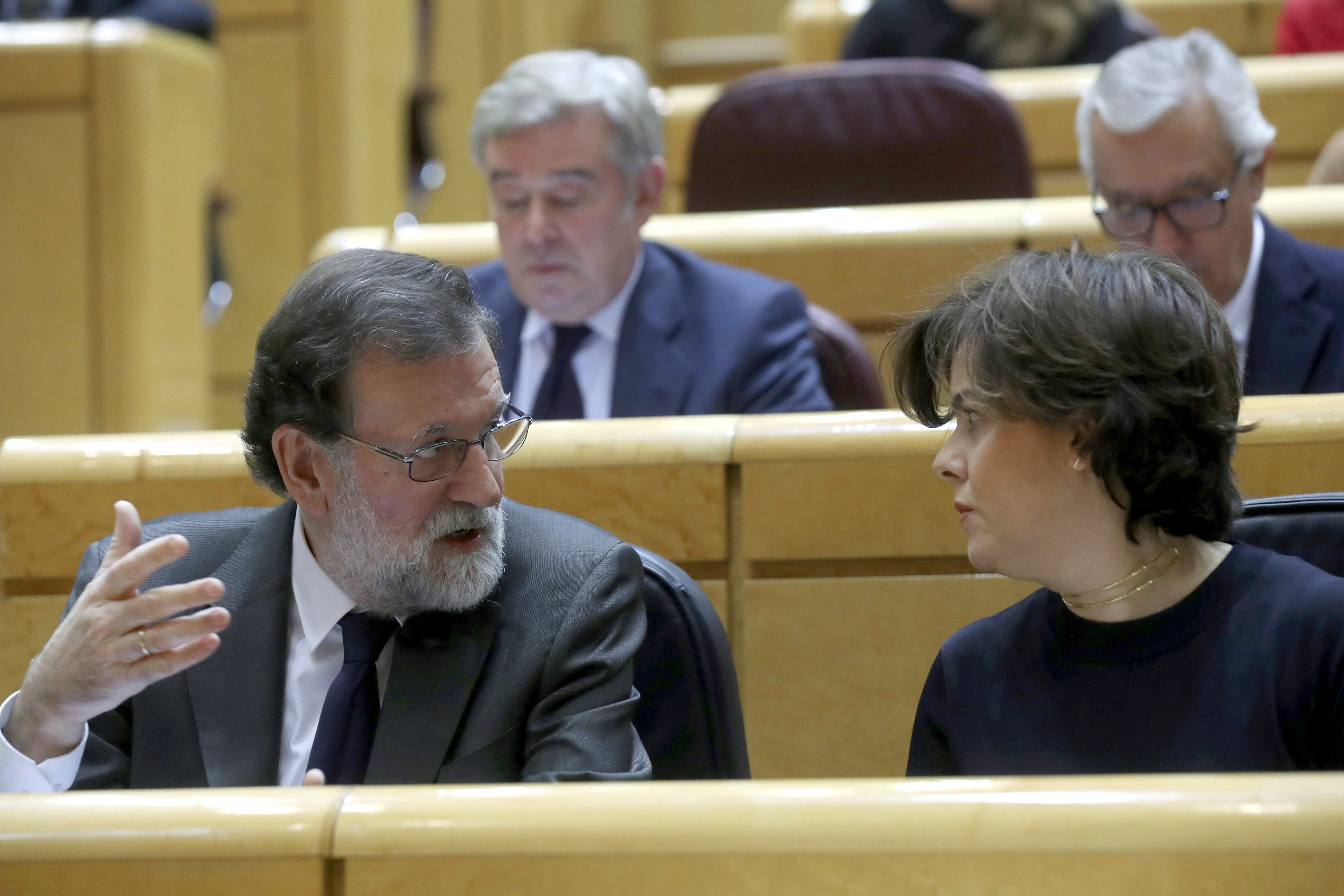 Rajoy, Santamaría i Cospedal planten el Parlament