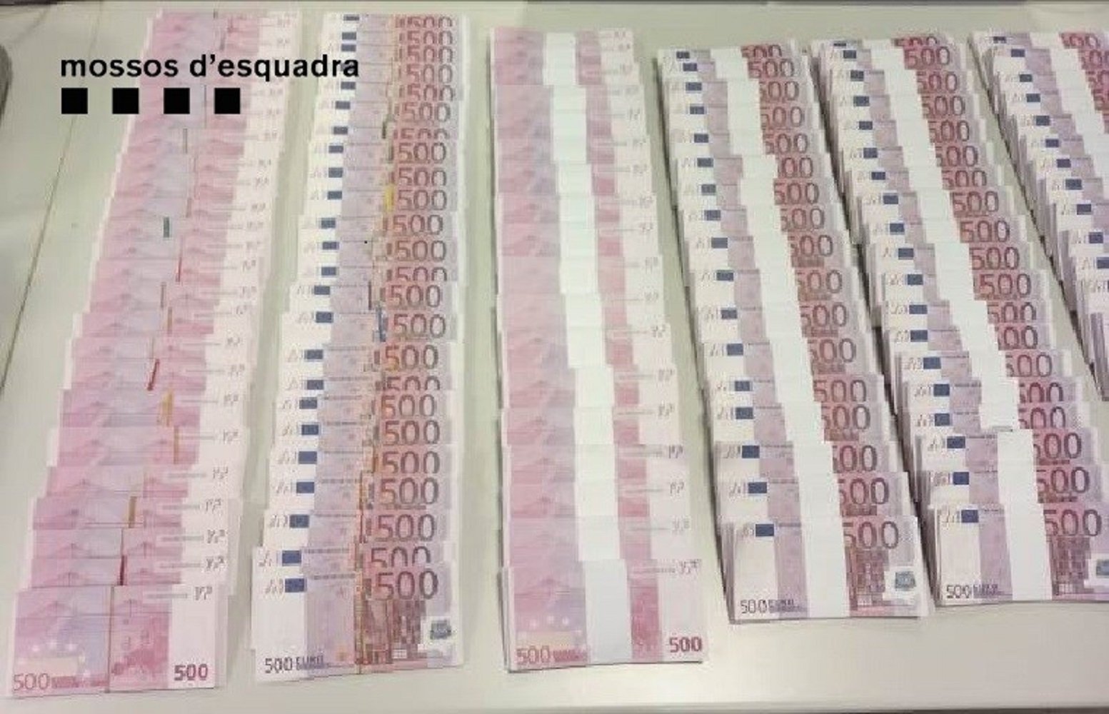 Detenido por estafar 180.000 euros a los propietarios de dos inmuebles